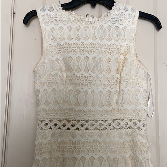 Dress - Picture 3 of 4